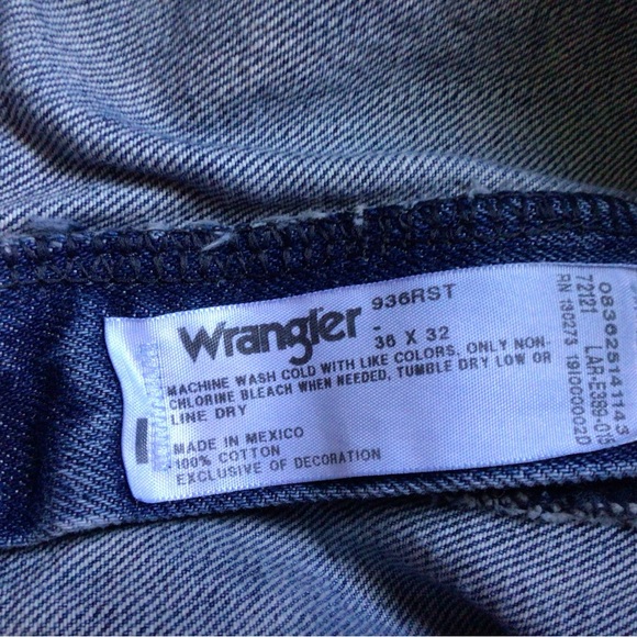 Wrangler men’s jeans. Size 36w x 32L. Like new. - Picture 2 of 4